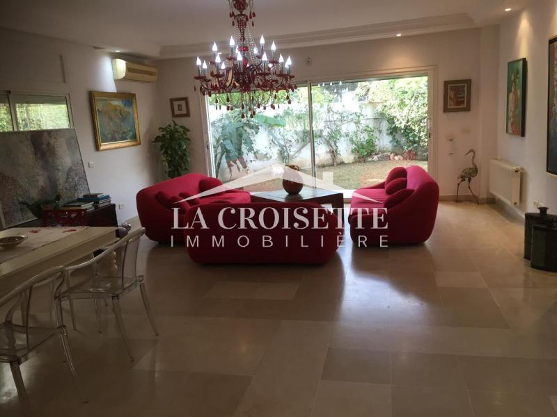 Villa S+5 avec piscine à L a Marsa